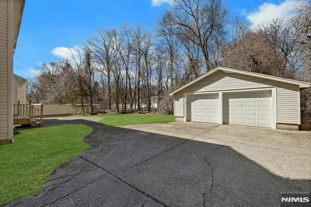 62 E Crescent, Mahwah, NJ 07430