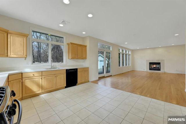 62 E Crescent, Mahwah, NJ 07430