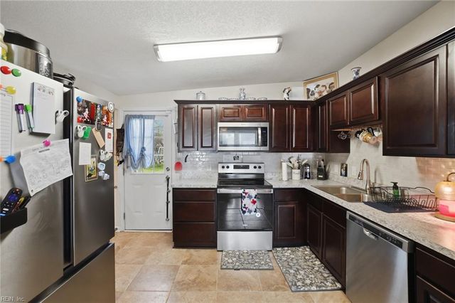 702 Bethel RD, Chesapeake, VA 23325