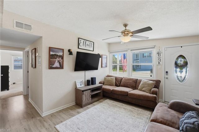 702 Bethel RD, Chesapeake, VA 23325