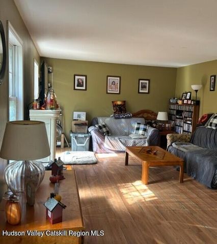 10 Calico Lane, Claverack, NY 12513