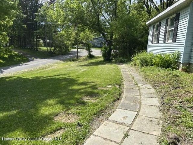 10 Calico Lane, Claverack, NY 12513