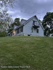10 Calico Lane, Claverack, NY 12513