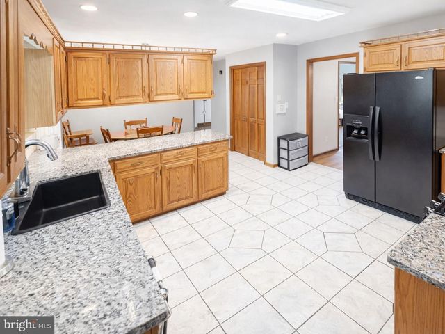 1585 MARILYN CT, Chambersburg, PA 17202