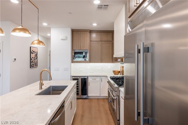 11552 Observation Point Avenue, Las Vegas, NV 89138