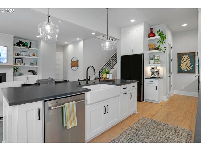 27763 Sw MARIGOLD Ter, Wilsonville, OR 97070