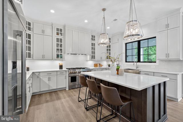 613 BLACKSTONE TER NW, Vienna, VA 22180