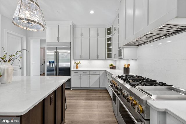 613 BLACKSTONE TER NW, Vienna, VA 22180