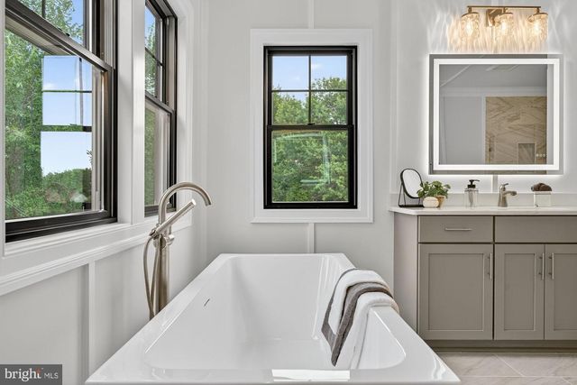 613 BLACKSTONE TER NW, Vienna, VA 22180