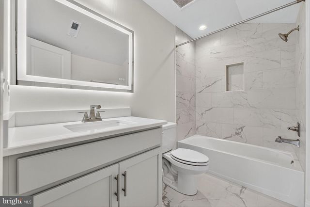 613 BLACKSTONE TER NW, Vienna, VA 22180