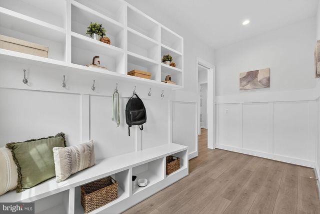 613 BLACKSTONE TER NW, Vienna, VA 22180