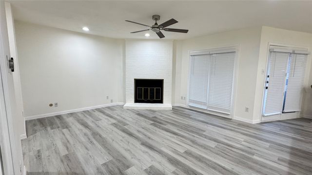 1907 Chasewood Circle 116, Arlington, TX 76011