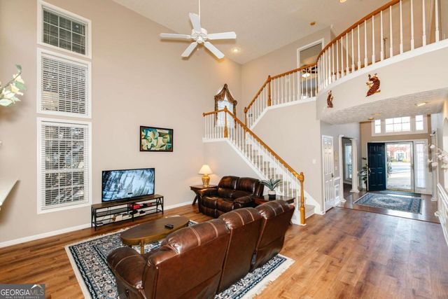 425 Martin Creek Way, Lawrenceville, GA 30045