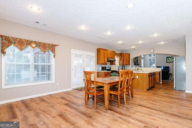 425 Martin Creek Way, Lawrenceville, GA 30045