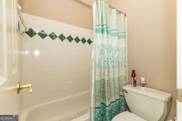 425 Martin Creek Way, Lawrenceville, GA 30045