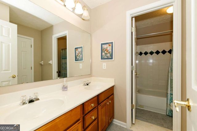 425 Martin Creek Way, Lawrenceville, GA 30045