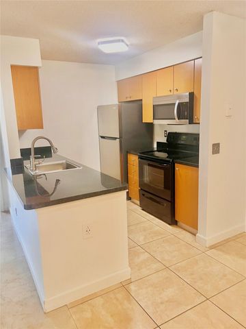 741 NW 104TH Avenue 203, Pembroke Pines, FL 33026