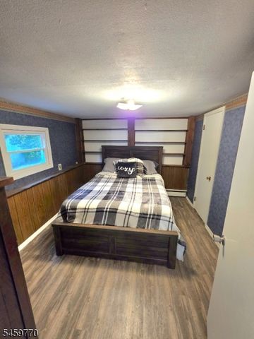 4 Adams Dr, Ogdensburg Boro, NJ 07439