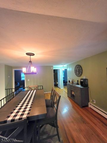 4 Adams Dr, Ogdensburg Boro, NJ 07439
