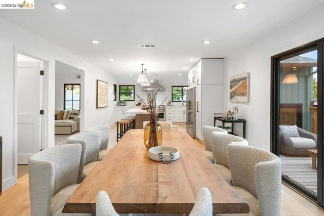 4207 Laguna Ave, Oakland, CA 94602
