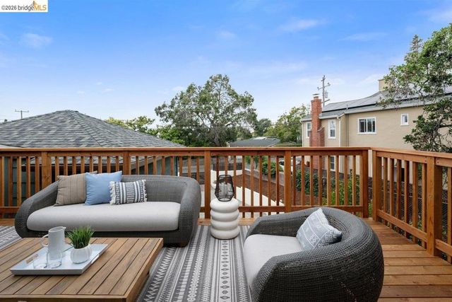 4207 Laguna Ave, Oakland, CA 94602
