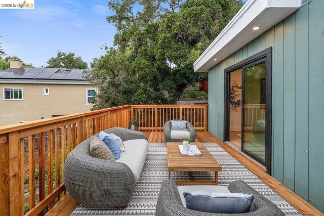 4207 Laguna Ave, Oakland, CA 94602