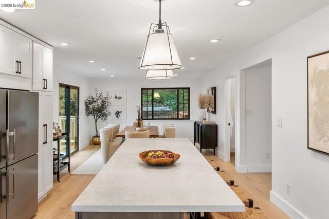 4207 Laguna Ave, Oakland, CA 94602
