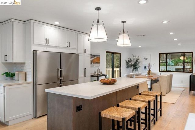 4207 Laguna Ave, Oakland, CA 94602
