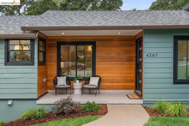 4207 Laguna Ave, Oakland, CA 94602