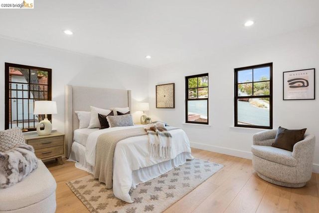 4207 Laguna Ave, Oakland, CA 94602