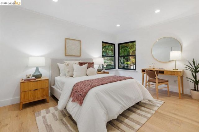 4207 Laguna Ave, Oakland, CA 94602