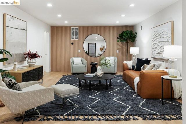 4207 Laguna Ave, Oakland, CA 94602