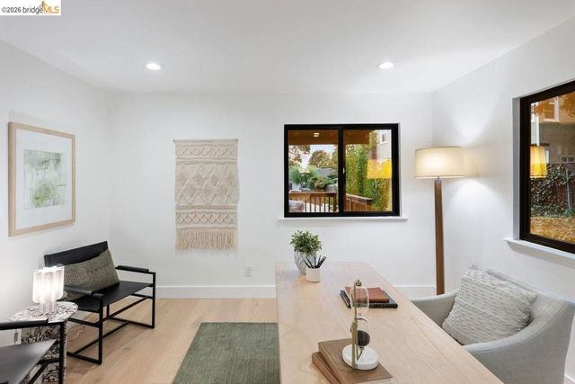 4207 Laguna Ave, Oakland, CA 94602