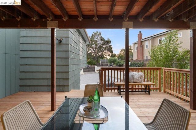 4207 Laguna Ave, Oakland, CA 94602