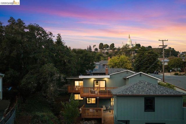 4207 Laguna Ave, Oakland, CA 94602