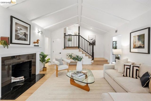 4207 Laguna Ave, Oakland, CA 94602