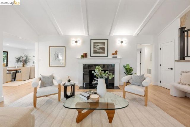 4207 Laguna Ave, Oakland, CA 94602