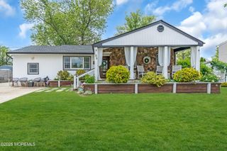 186 Lohsen Avenue, Belford, NJ 07718