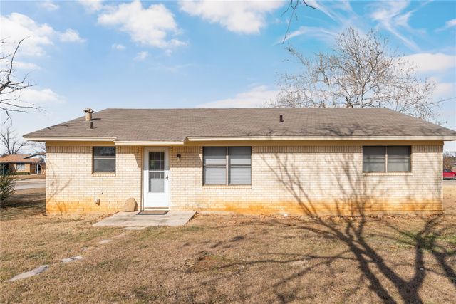 3901 Crestridge Drive, Brownwood, TX 76801