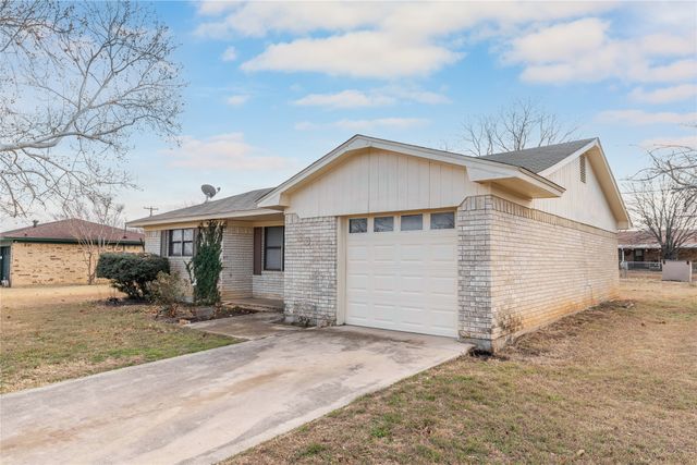 3901 Crestridge Drive, Brownwood, TX 76801