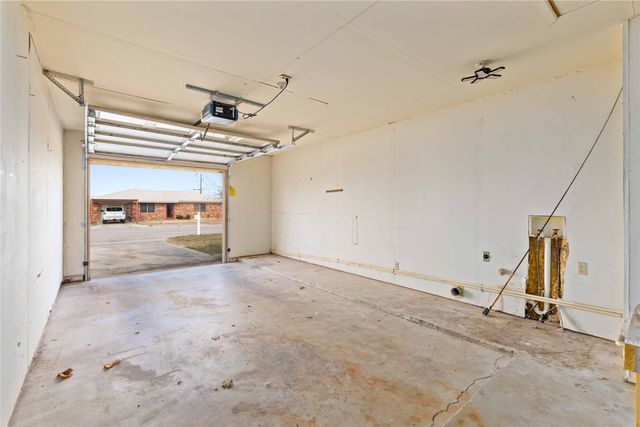 3901 Crestridge Drive, Brownwood, TX 76801