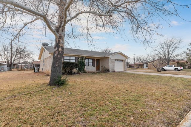 3901 Crestridge Drive, Brownwood, TX 76801