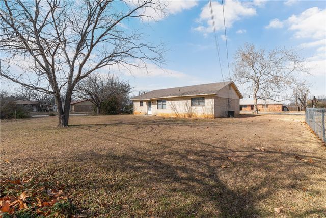 3901 Crestridge Drive, Brownwood, TX 76801