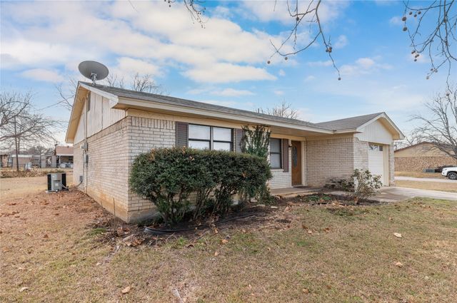 3901 Crestridge Drive, Brownwood, TX 76801