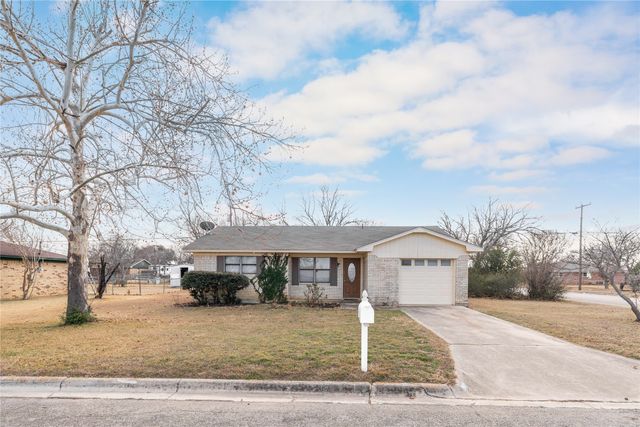 3901 Crestridge Drive, Brownwood, TX 76801