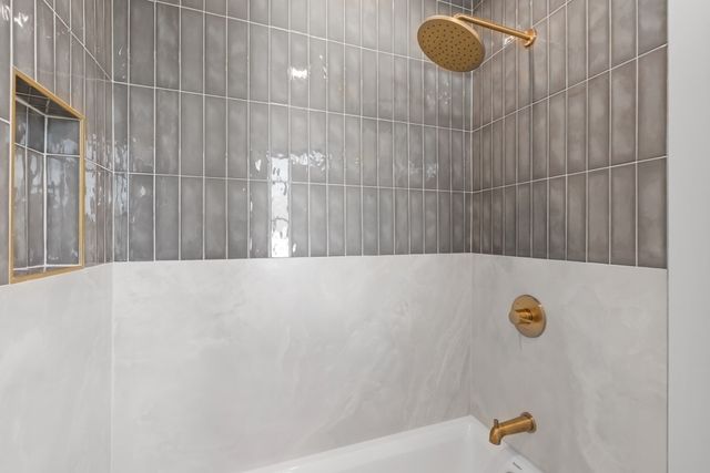 3 Lawn Ave 1, Newton, MA 02460