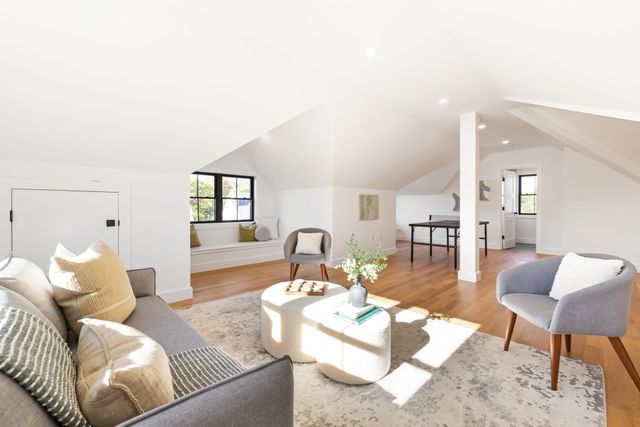 3 Lawn Ave 1, Newton, MA 02460