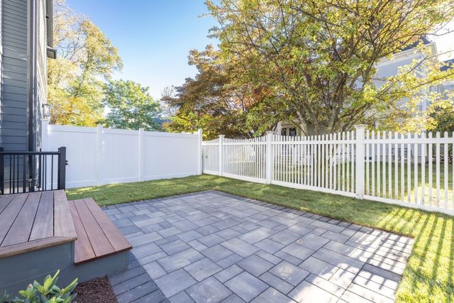 3 Lawn Ave 1, Newton, MA 02460