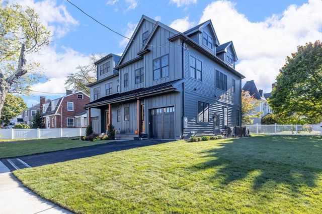 3 Lawn Ave 1, Newton, MA 02460