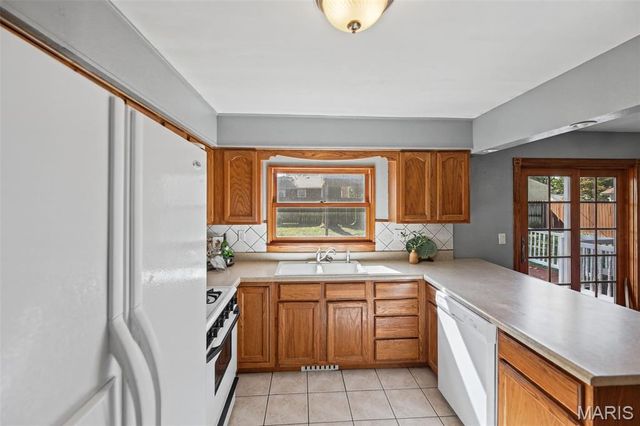46 N Circle Drive, East Alton, IL 62024